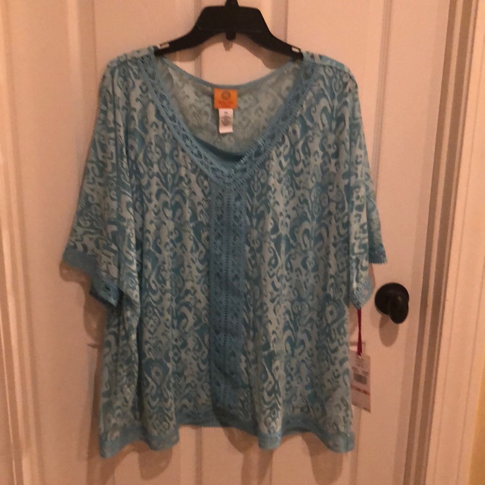 Ruby Rd ladies turquoise top with lace detail. NWT